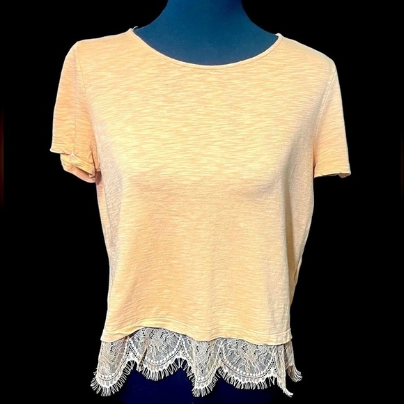 Forever 21 Eyelash Lace Short Sleeve Light Orange/Peach Top Women’s Size Medium - Picture 1 of 14